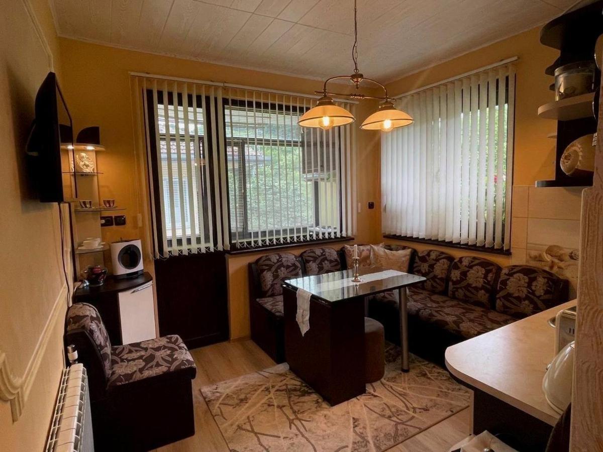 Z-Apartment In Trjavna Buitenkant foto